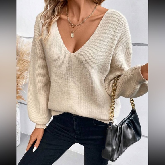 Cozy tie back V neck sweater top - Picture 7 of 12